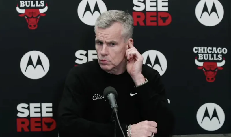 百家乐官方网站-多诺万采访全文：很满意球员的职业态度，布泽利斯进步迅速